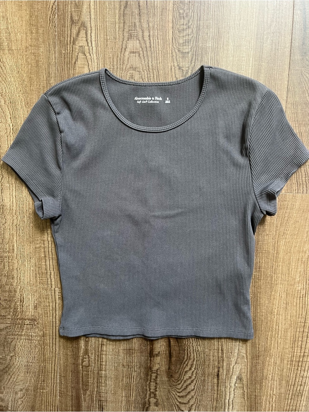 Abercrombie & Fitch Charcoal Ribbed Crop Tee